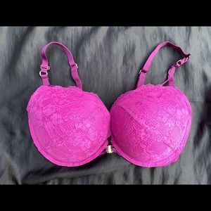 Magenta push-up bra
